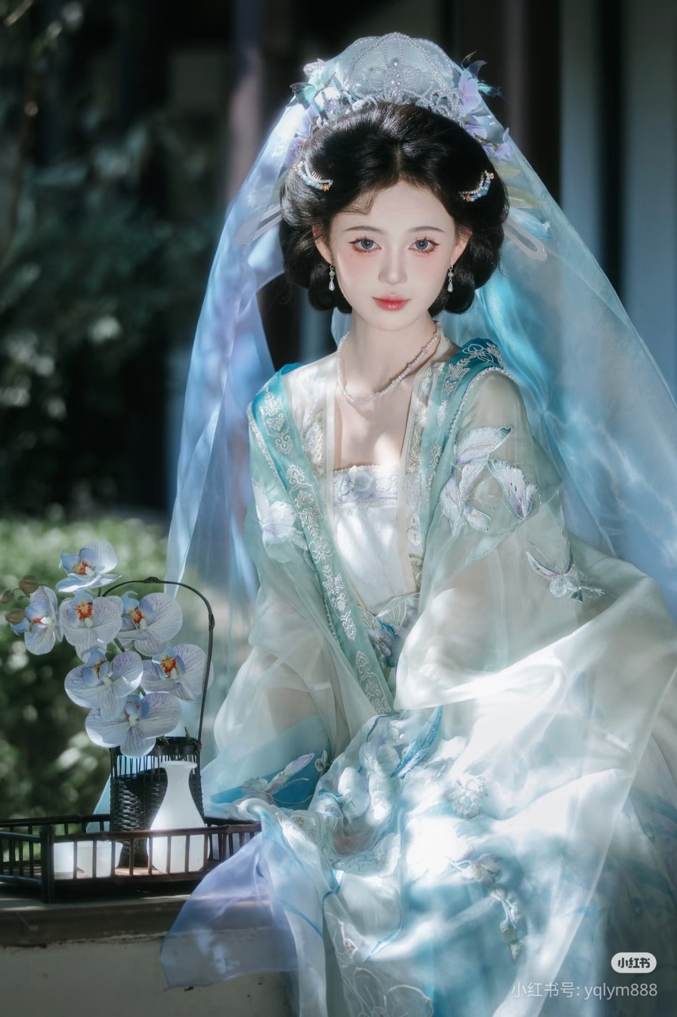 CHÚC VÂN THƯ