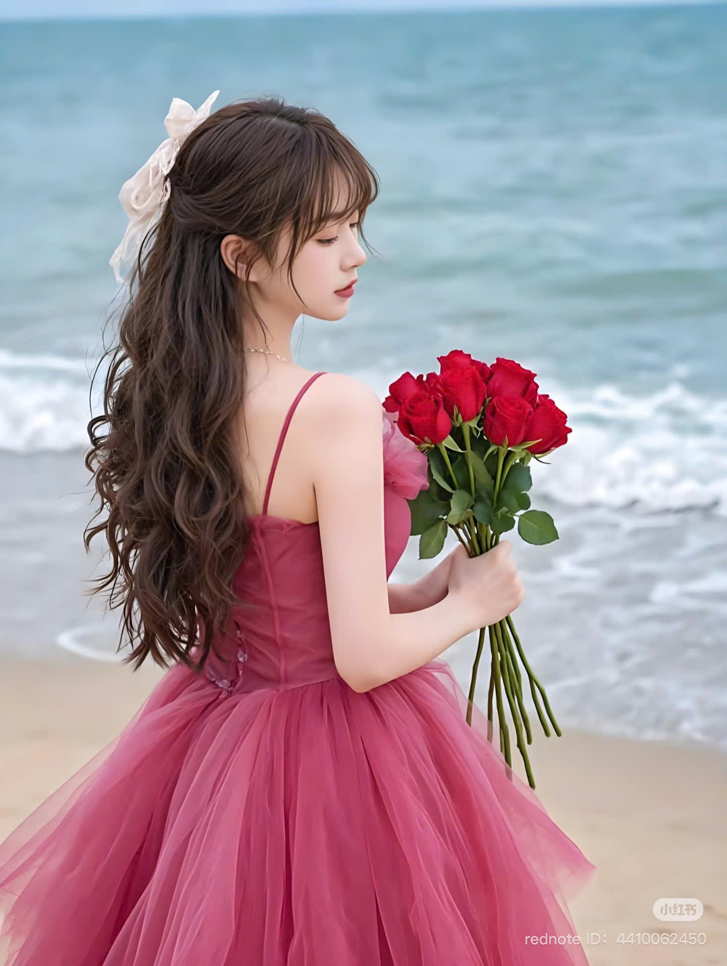 ĐỨA CHÁU GÁI HIẾU THẢO