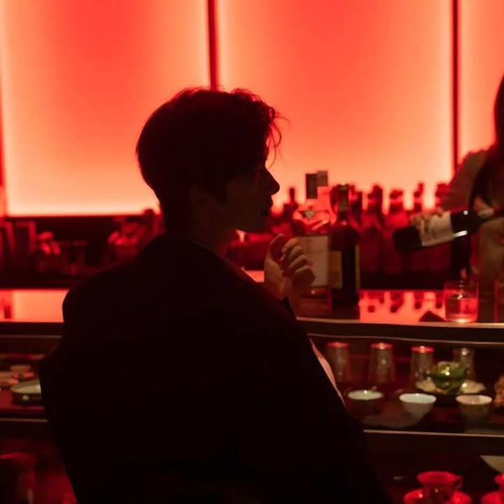 KHI TÔI VÀ BẠN THÂN CÙNG NUÔI TRAI TRẺ