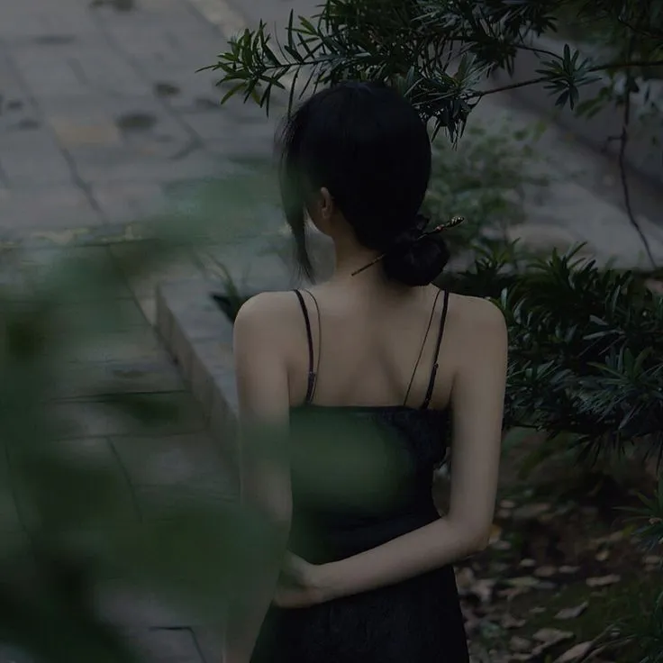 Lặng Lẽ Rời Đi Trong Thương Đau